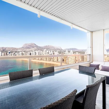 Gemelos 28 * בנידורם